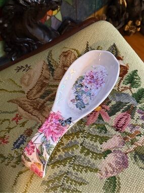 Michael Design Works "Paris 1878" Floral Spoon Rest